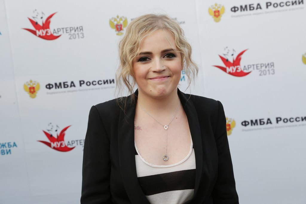 МУЗАРТЕРИЯ-2013 - интервью с солисткой группы "Вельвет" Екатериной Белоконь 