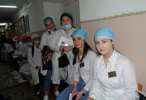 Во Владикавказе проходит донорская акция студентов медицинского колледжа