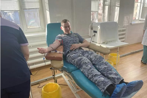 Псковские приставы приняли участие в донорской акции