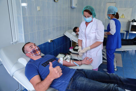 Школьные учителя в Архангельской области сдали кровь ради спасения ученика