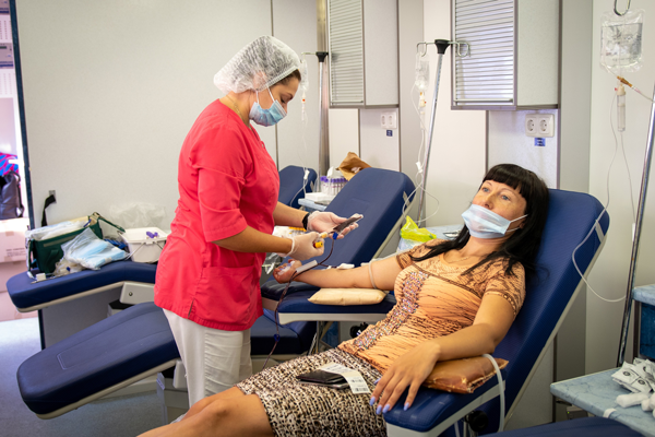 Сдай кровь – спаси жизнь! 53 сотрудника завода «Тулачермет» приняли участие в акции «День донора»