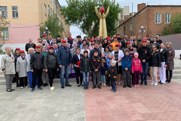 8 мая в Оренбурге возложили цветы к памятному знаку «Спасибо, донор!»