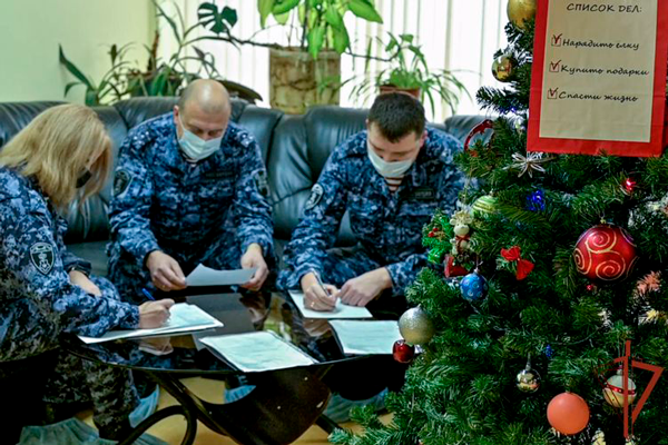 Около 100 росгвардейцев сдали кровь для пациентов Центра сердечно-сосудистой хирургии имени Бакулева