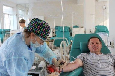 Южноуральцы пополнили банк крови почти на 16 тонн с начала 2016 года