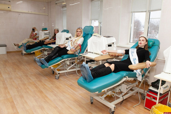 Донорская акция «Красота спасет мир» прошла в Пскове 