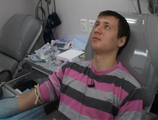 Более 100 ростовских студентов сдали кровь в День донорского совершеннолетия