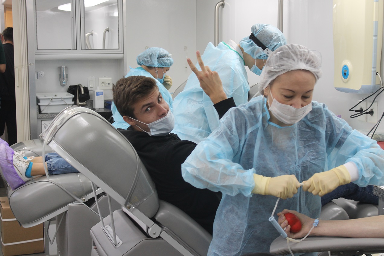 Более 37 литров крови сдали студенты Южно-Уральского государственного университета