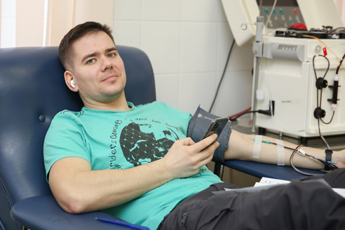 Московские спасатели и пожарные приняли участие в донорском марафоне «Достучаться до сердец»