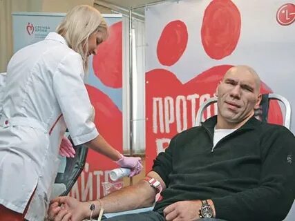 Российские «звезды» просят москвичей сдать кровь 