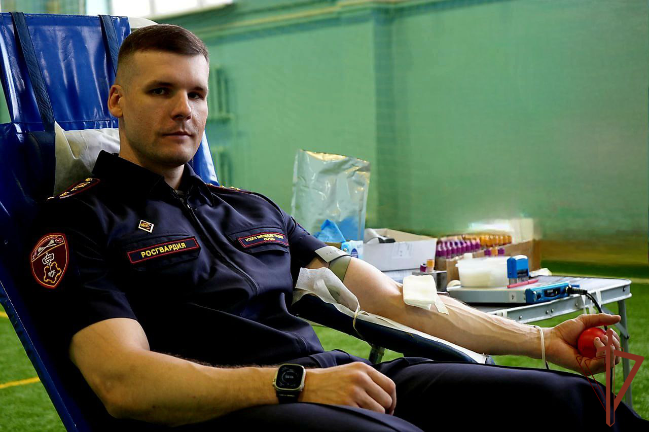 В регионах Центральной России росгвардейцы приняли участие в донорской акции «От сердца к сердцу»