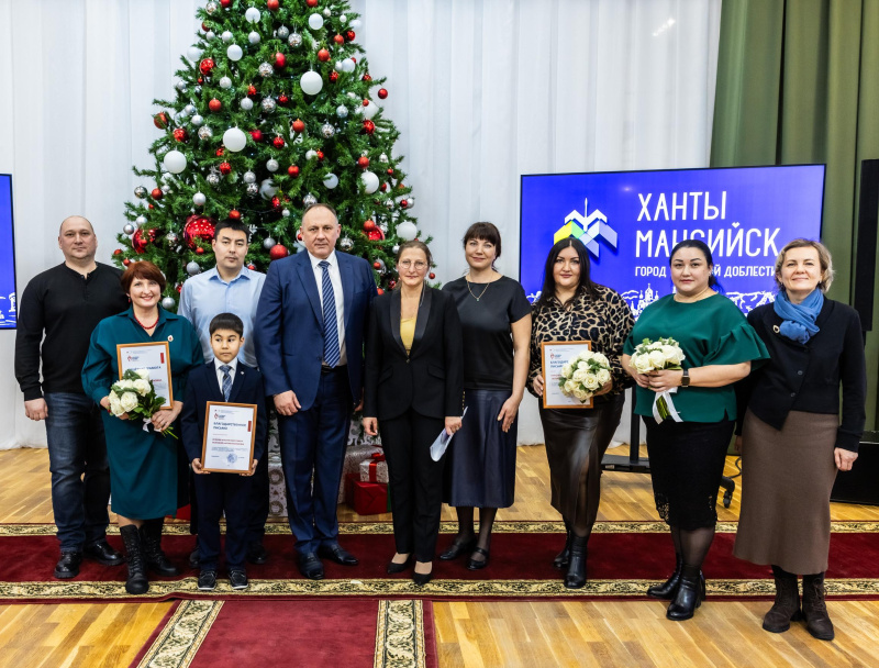 Главу Ханты-Мансийска наградили медалью ФМБА России за содействие донорству