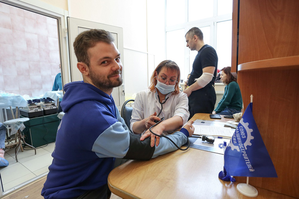 На Тверском вагоностроительном заводе в День донора сдали кровь 46 человек