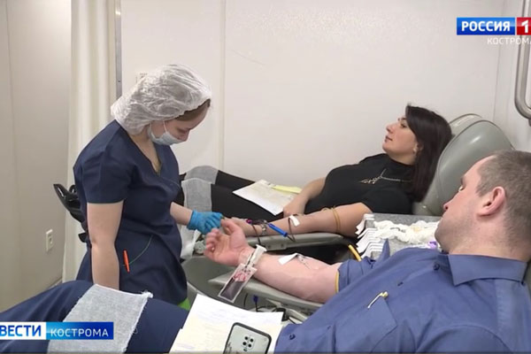 Риэлторы агентства «Этажи» в Костроме сдали кровь всем коллективом