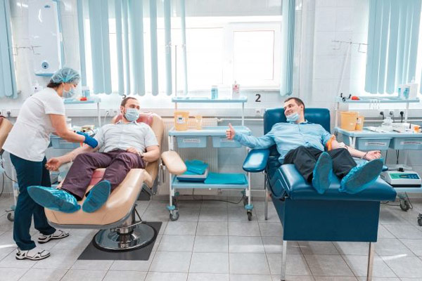 Волонтеры «Газпромнефть-Хантоса» из Ханты-Мансийска поддержали корпоративную акцию, посвященную Всемирному дню донора крови