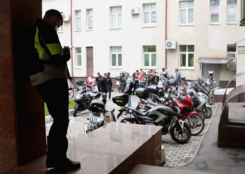 Более 200 волонтеров «Мотослужбы крови» сдали кровь в Москве