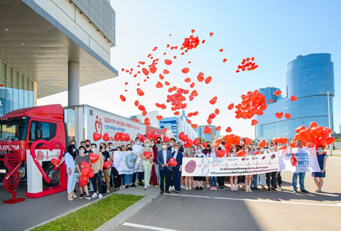 Объединяя поколения: Первый совместный День донора LG и Crocus Group