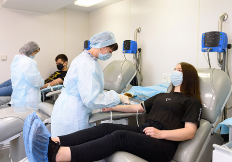 Добровольцы-доноры Донского технического университета сдали около 70 литров крови