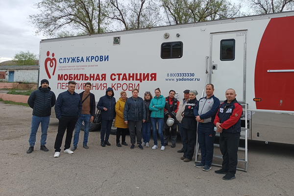 В поселке Красные Баррикады астраханские судостроители провели корпоративную донорскую акцию 
