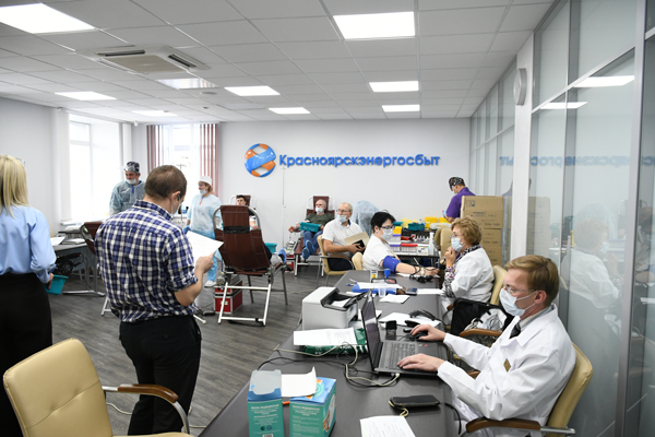 Сотрудники «Красноярскэнергосбыта» сдали 34 литра крови и вступили в регистр доноров костного мозга