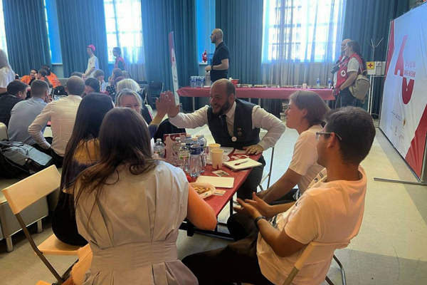 Сотрудники предприятия «Организатор перевозок» в Петербурге приняли участие в интеллектуальной игре «Что? Где? Когда?», приуроченной ко Всемирному дню донора костного мозга