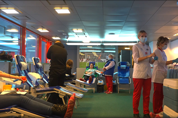 Сотрудники МЧС России сдали более 4300 литров крови в рамках акции «Своих не бросаем»