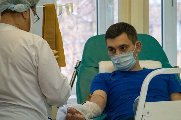 В Твери сотрудники МЧС стали донорами крови