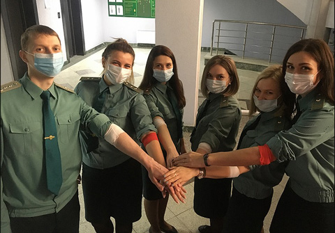 Для пациентов свердловских больниц свою кровь сдали екатеринбургские таможенники