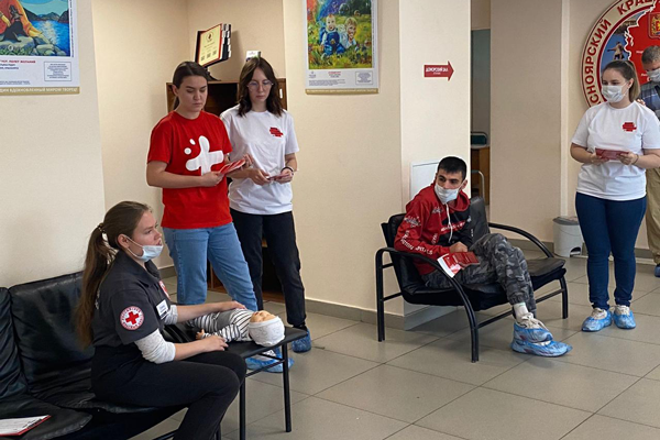 В Красноярске прошла донорская акция, посвященная Дню Государственного флага России