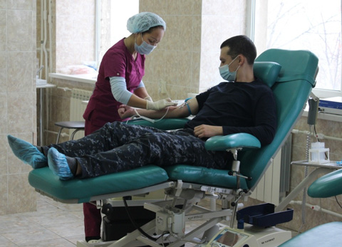 Полицейские Калмыкии стали донорами крови 