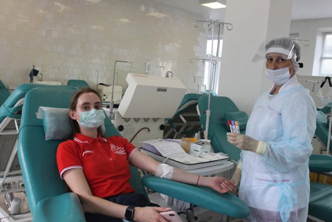«Когда-то крови не хватило мне»: студентка из Челябинска организовала донорское движение в вузе