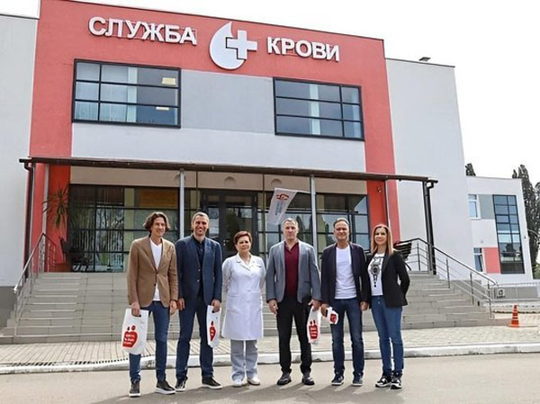 Известные российские спортсмены стали донорами крови в Сочи