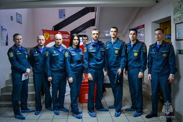 В преддверии 375-летия Пожарной охраны России сотрудники МЧС России приняли участие в акции по донации крови