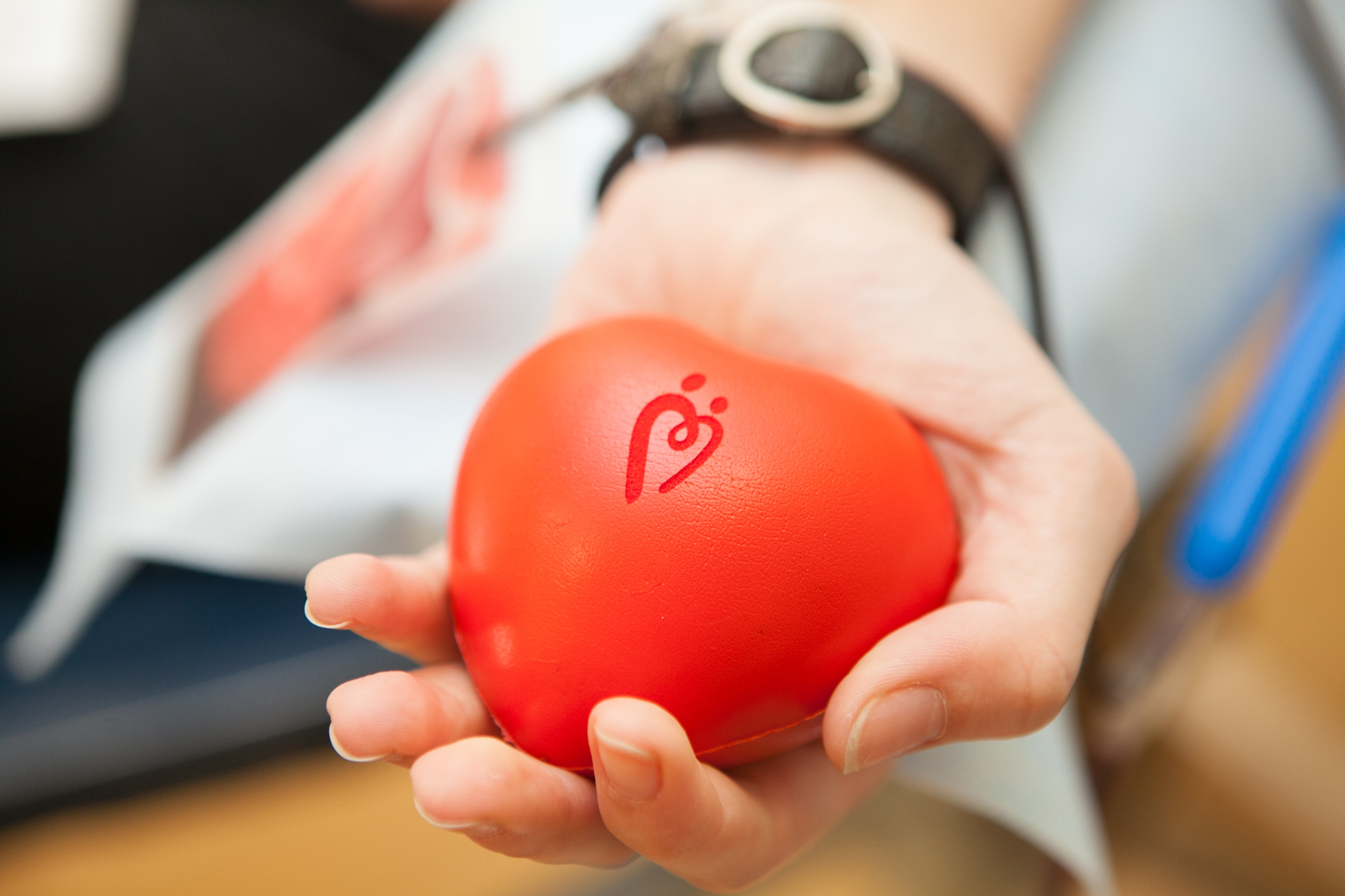 В Томске доноры собрали средства на курсы реабилитации для ребенка