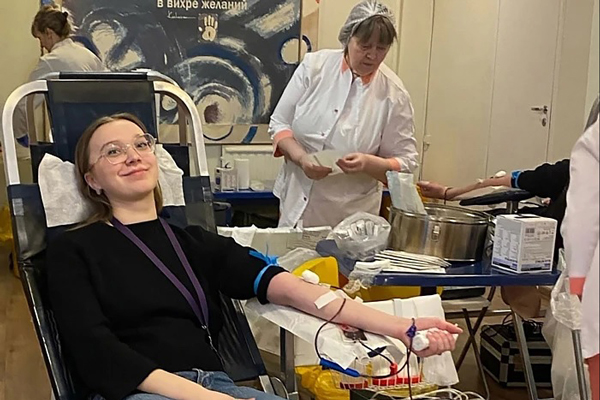 Студенты университета профсоюзов в Санкт-Петербурге провели донорскую акцию в День российского студенчества