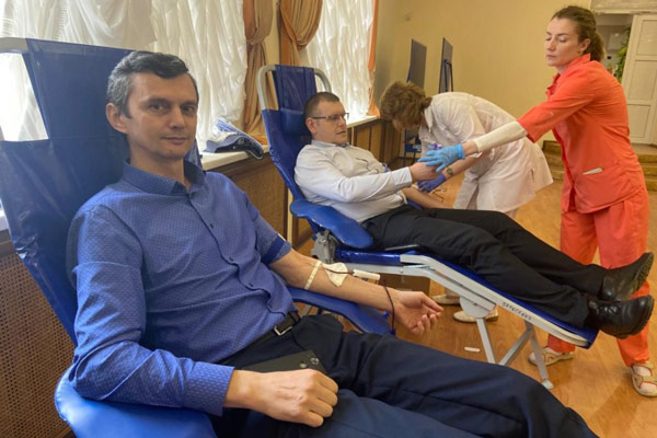 В Калужском министерстве природных ресурсов и экологии более сорока человек сдали кровь