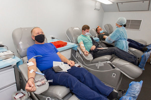 В Дни донора пермские моторостроители сдали более ста литров крови