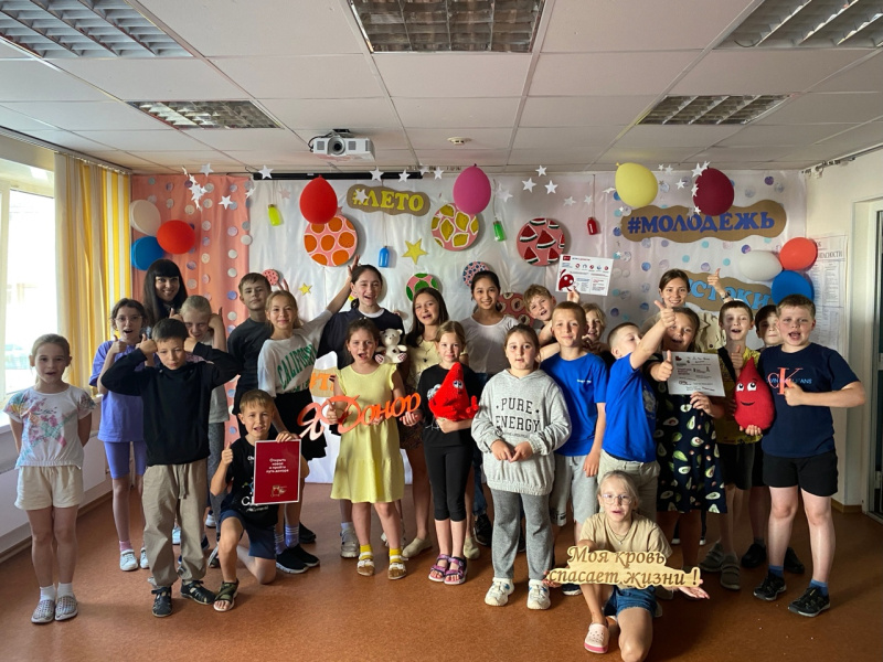 Донорское наставничество в Сургуте: сотрудники Службы крови рассказывают подросткам о донорстве