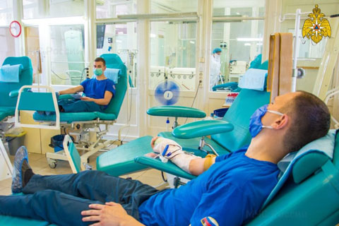 В Твери десятки пожарных сдали кровь в рамках акции «Нить Жизни»