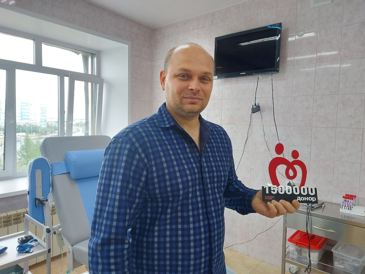 Донор из Нового Уренгоя совершил 1 500 000-ю донацию, зарегистрированную в федеральной системе ФМБА России