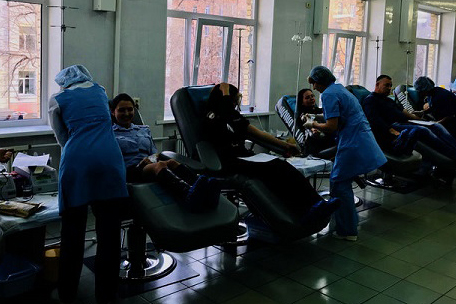 Почетные доноры Приморья получат увеличенные единовременные выплаты 