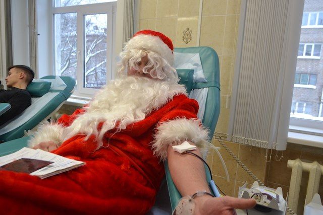 Тайна Деда Мороза была раскрыта в Службе крови Пермского края!