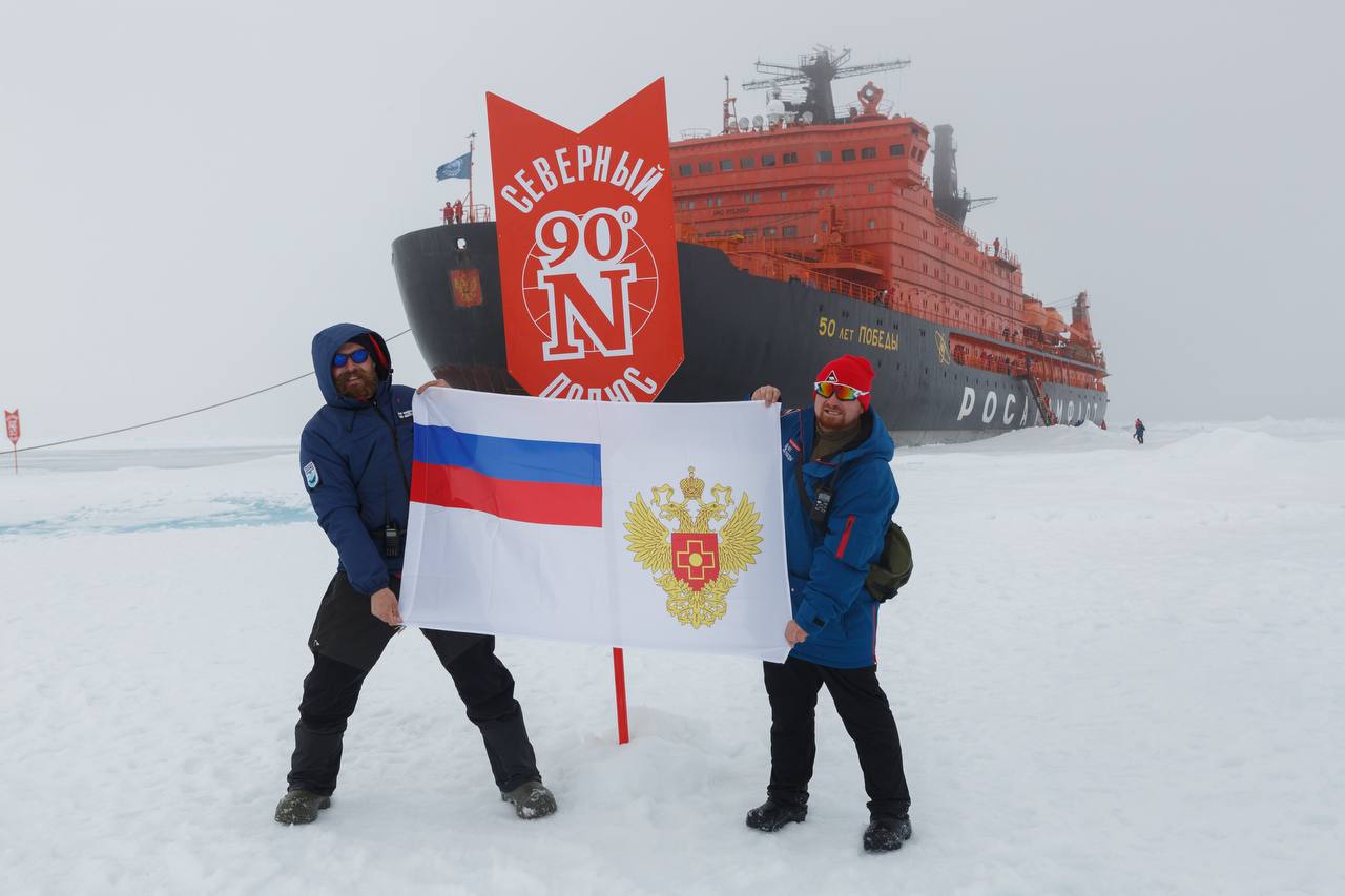 Флаг ФМБА России снова поднят на Северном полюсе! 