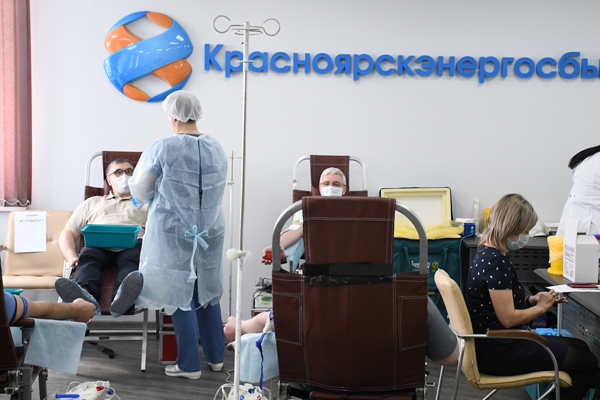 70 энергетиков приняли участие в донорском марафоне «Красноярскэнергосбыта»