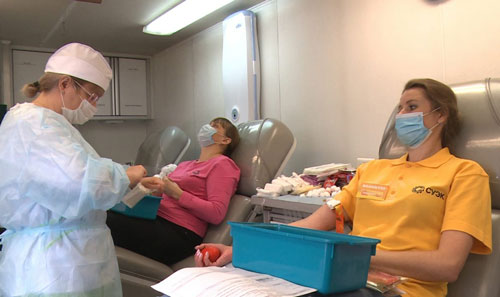 Волонтеры Сибирской угольной энергетической компании стали донорами