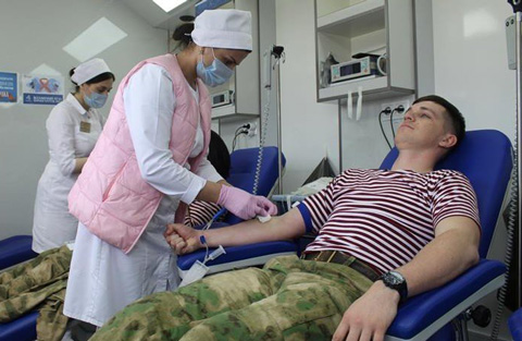 В Грозном военнослужащие Росгвардии поддержали донорскую акцию