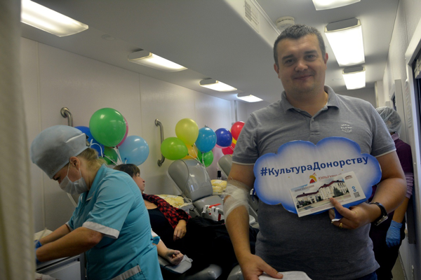 В Калининграде работники областных учреждений культуры приняли участие во Всероссийской акции «АвтоМотоДонор» в формате #КультураДонорству