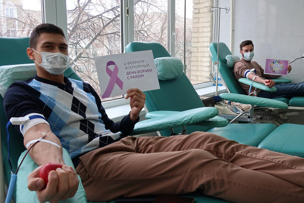 Тамбовские доноры сдали кровь для лечения больных раком людей