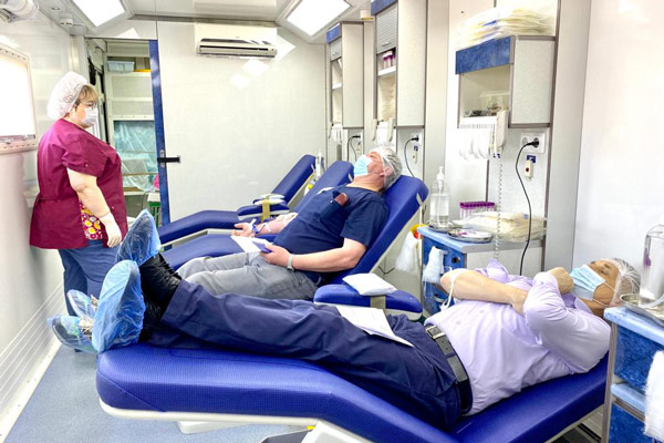 Сотрудники краснодарского аэропорта приняли участие в донорской акции