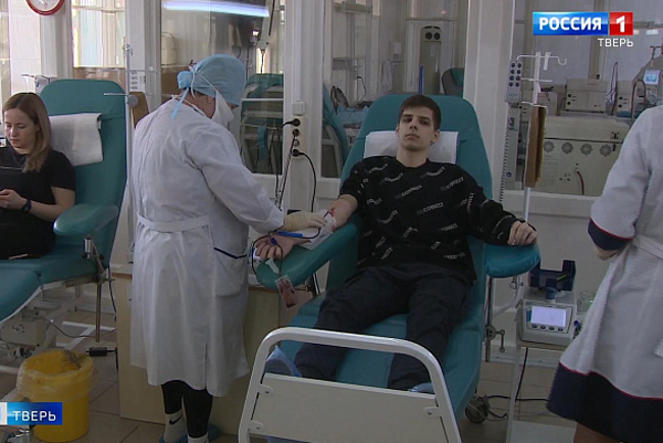 «Это полезно»: в Твери студенты политеха сдали кровь
