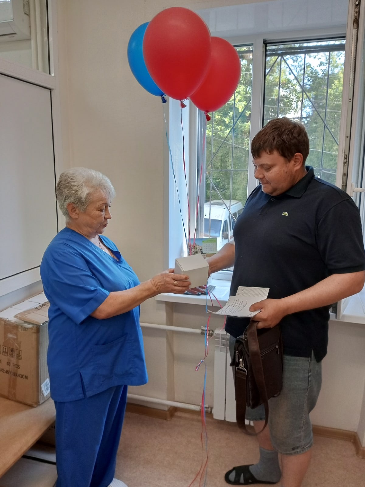 Служба крови в Екатеринбурге дарит донорам подарки